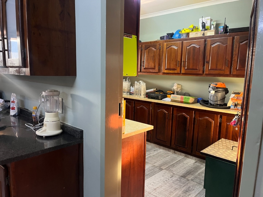 5 Bedroom Property for Sale in Van Der Hoff Park North West